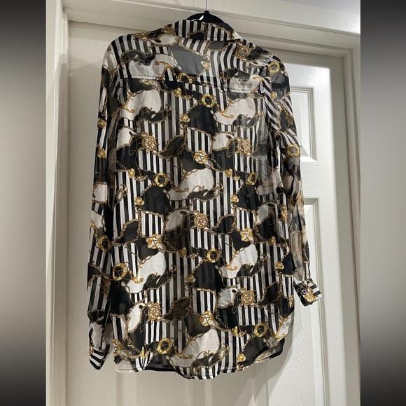 Chained Button Up Top - Picture 2 of 3